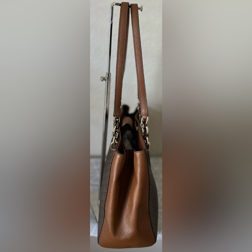 Michael Kors Sofia Large Tote - Picture 10 of 14